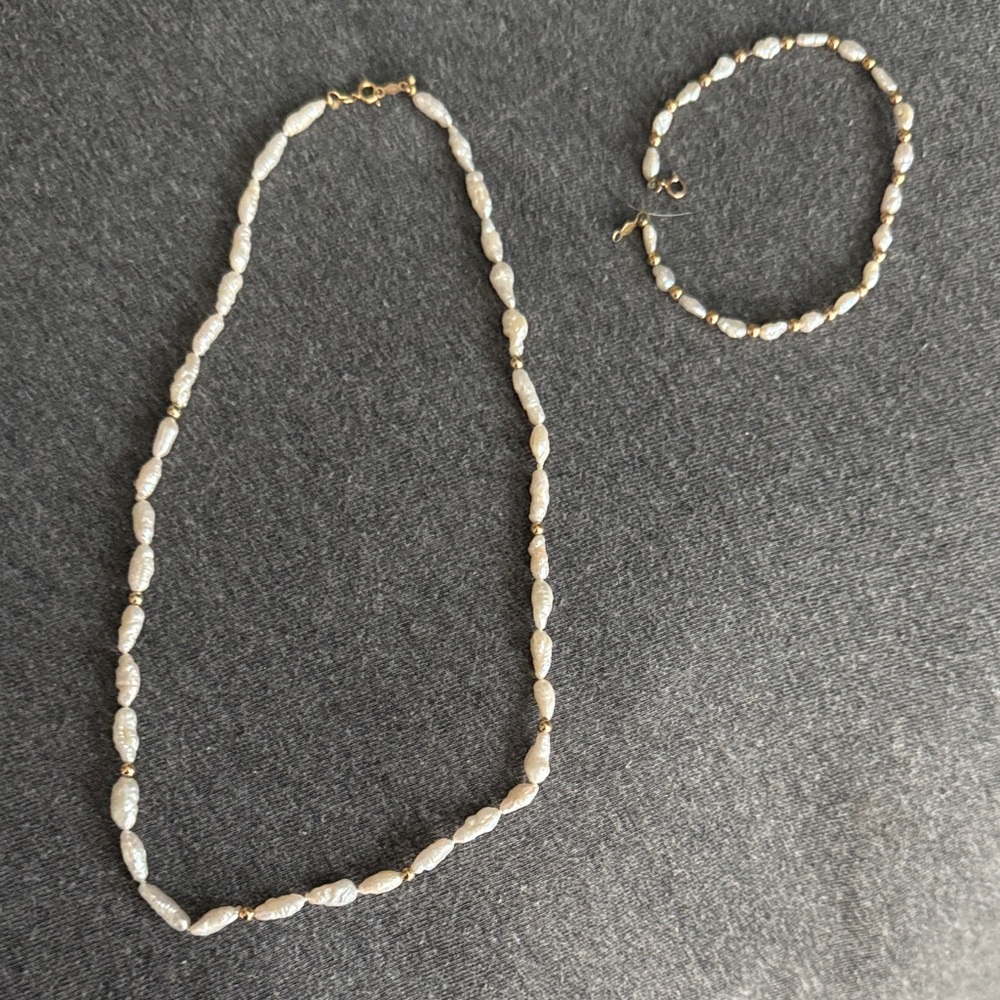 Fresh Water Pearl Necklace and Bracelet Set in 14k gold